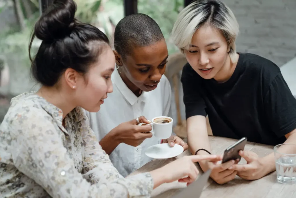 Quais são os melhores canais para construir sua presença digital localmente? 3 Marketing de Conteudo Compartilhe Sua Expertise