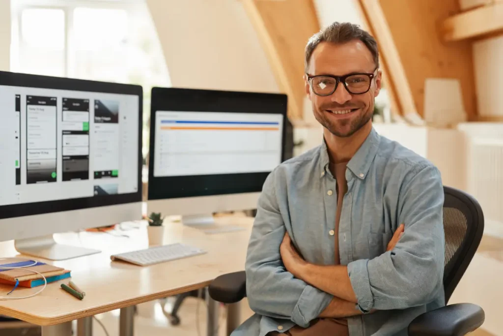 Software de Gestão Empresarial: Top 10 para PMEs Brasileiras + Comparativo 3 Operações, Estoque e Produção Omie vs Tiny
