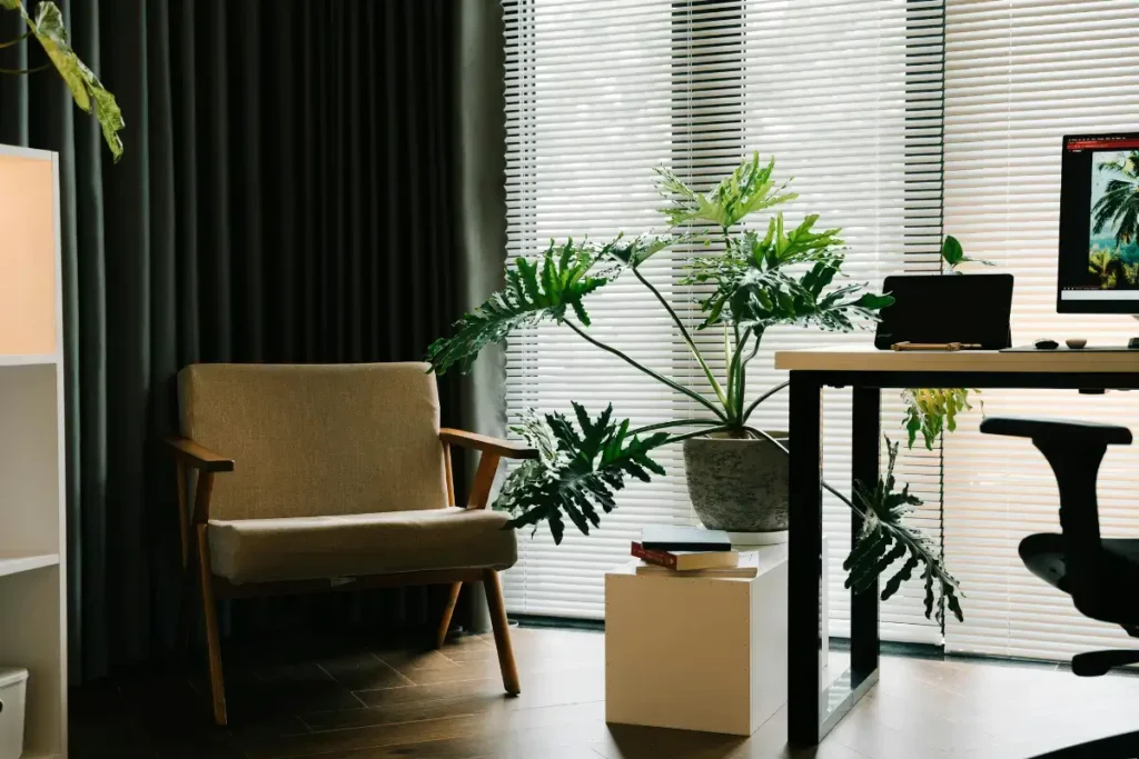 Home Office em Espaços Pequenos: 15 Ideias Práticas para Espaços de Até 5m² 2 Princípios Fundamentais para Home Office Compacto